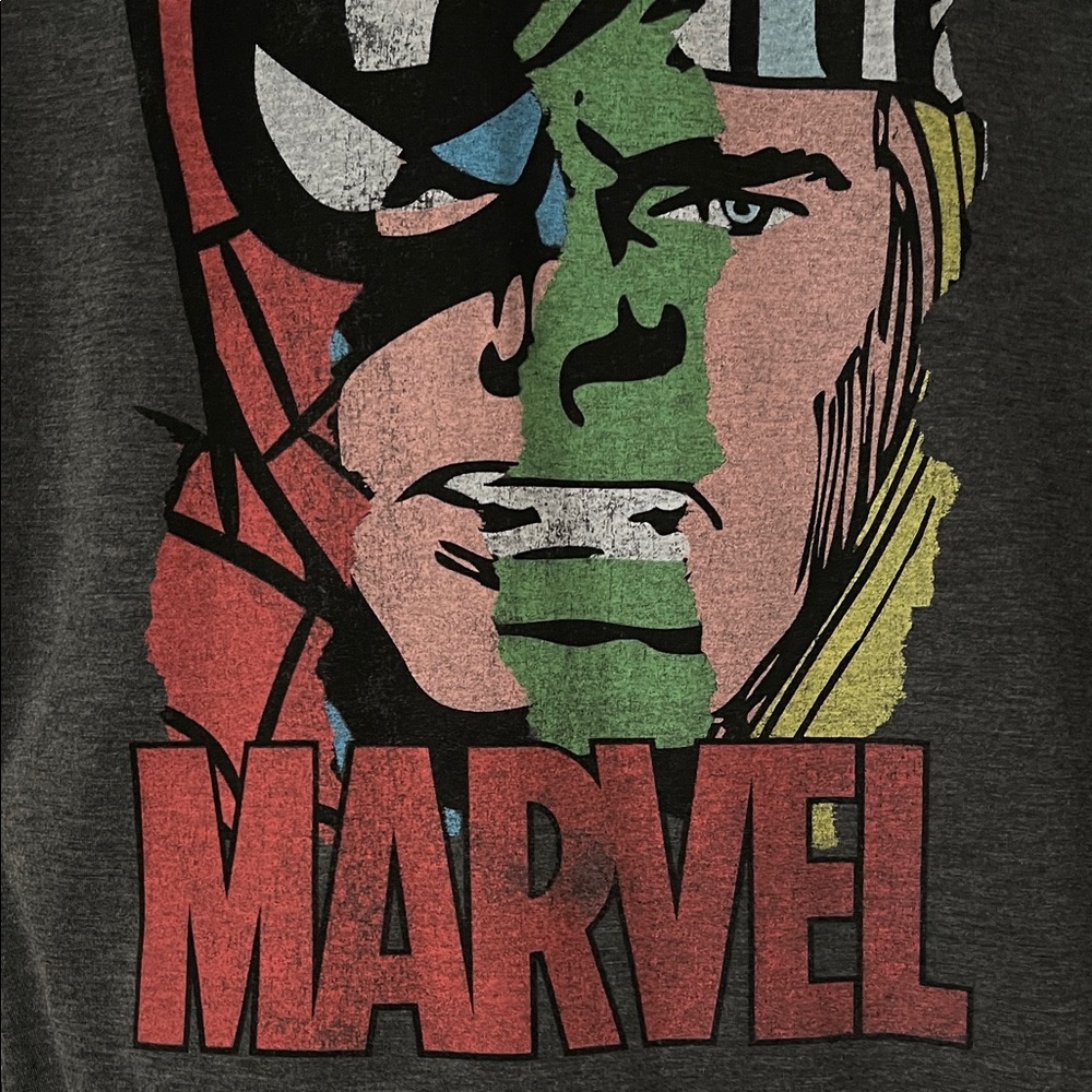 NWT Marvel Heroes Split Face Tee in Red, Green, Yellow